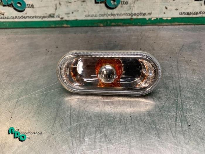 Knipperlicht Scherm rechts-voor van een Volkswagen Caddy (Ca, Gebruikt, -, Volkswagen, -