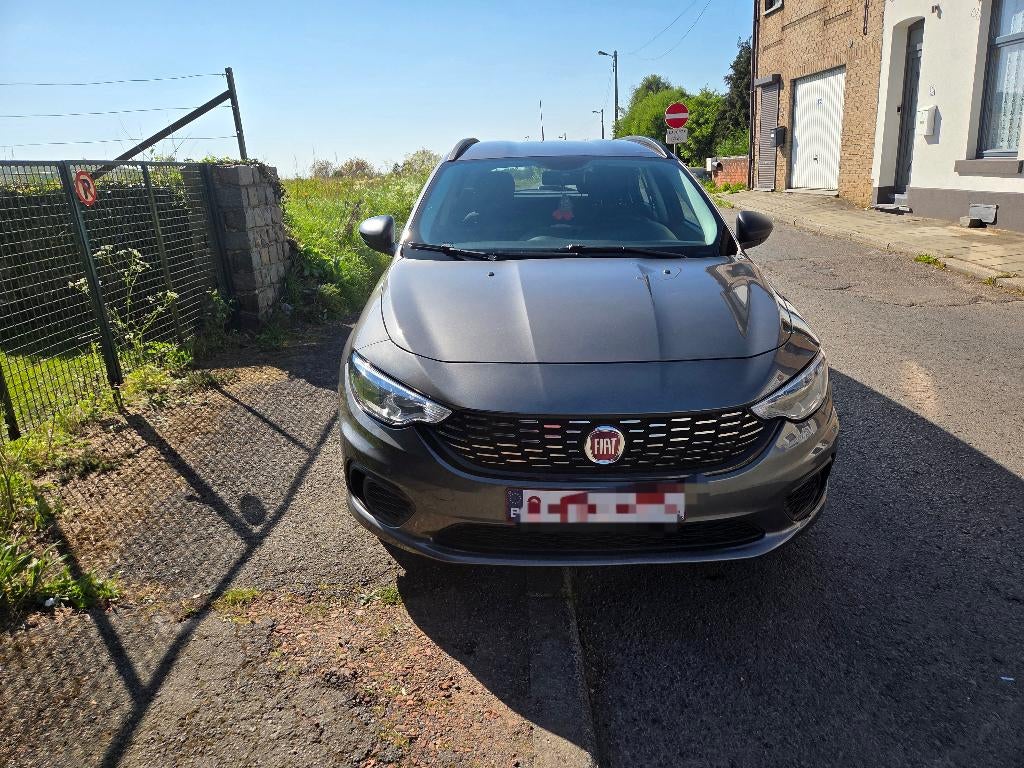 Fiat Tipo 1.4 Essence – 2017 – Équipée & Confort, Autos, Fiat, Argent ou Gris, Achat, Euro 6, Boîte manuelle