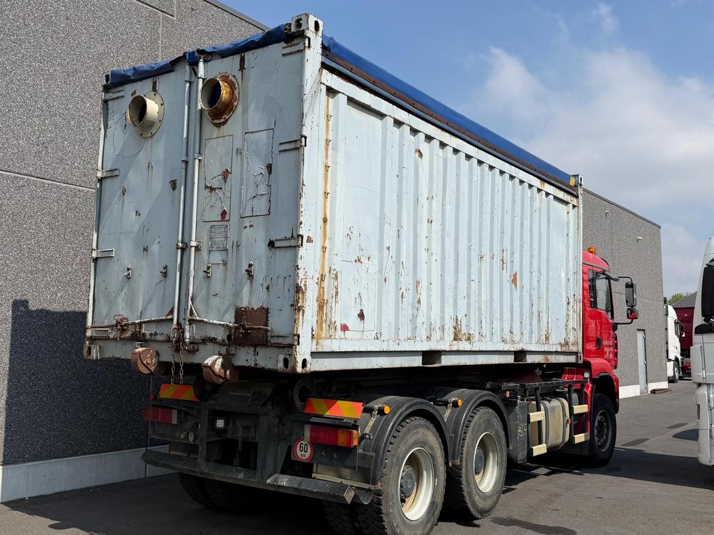Container met haak, Ophalen