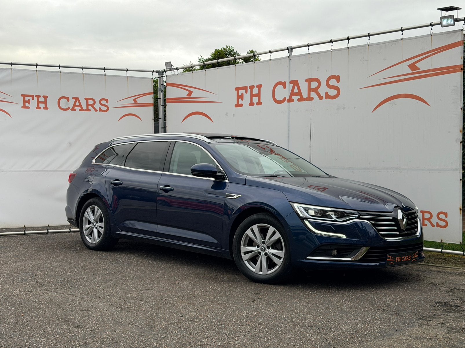 Renault Talisman 1.6 TCe *BENZINE*AUTOMATIC*FULL OPTION*PANO, Auto's, 1618 cc, 4 cilinders, https://public.car-pass.be/vhr/80eb085e-997a-4d99-9e0e-3d5cbbba9c1e