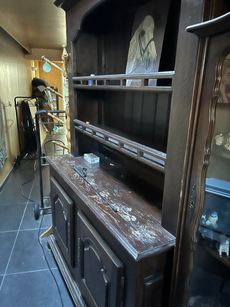 Hoge kast, Ophalen