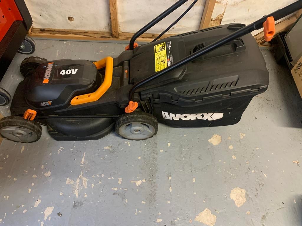 Worx gras en kantenmaaier, Ophalen, Accu-grasmaaier, 40 t/m 49 cm, Opvangbak