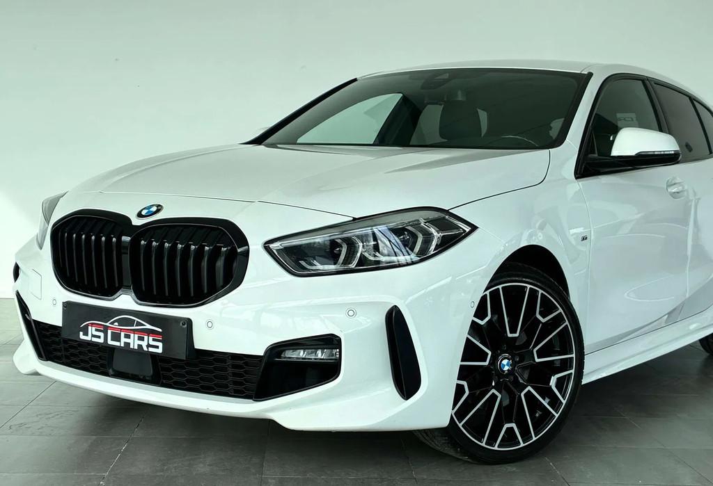 BMW 1 Serie 118 iA FULL PACKM-COCKPIT-CARPLAY-CAMERA-JANTES1, Automaat, 1 Reeks, Wit, Bedrijf