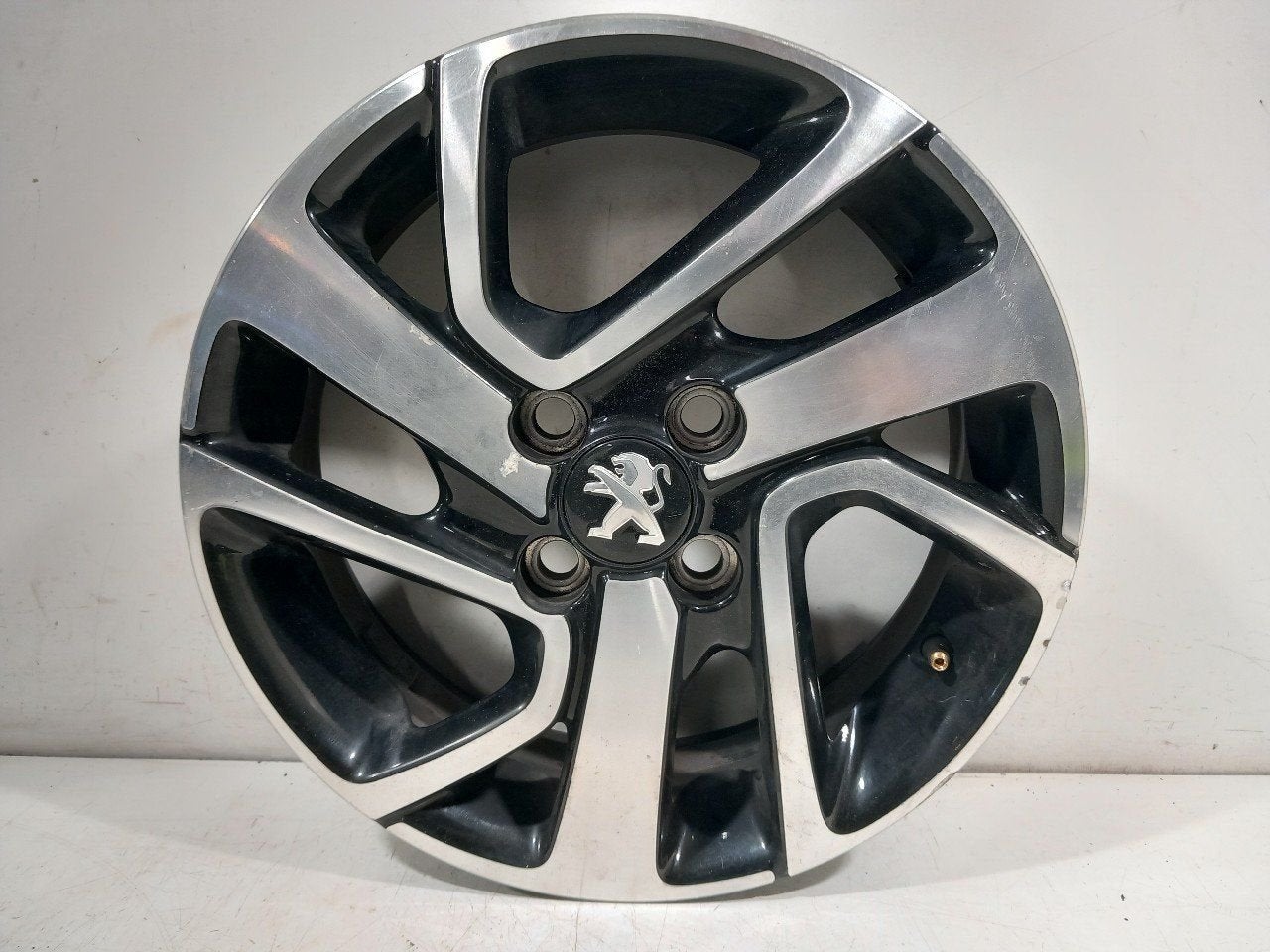 Velg Peugeot 108, Van der Ven Autorecycling B.V., Ettenseweg 76, 4706 PB Roosendaal, The Netherlands, Enlèvement ou Envoi, Pneu(s)