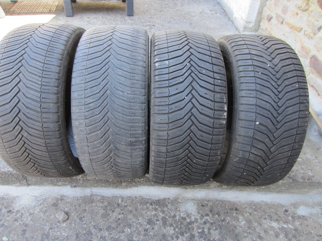 4 pneus Michelin Cross climate plus 225 40 R18 92 Y, Véhicule de tourisme, Pneus été, Enlèvement, Utilisé