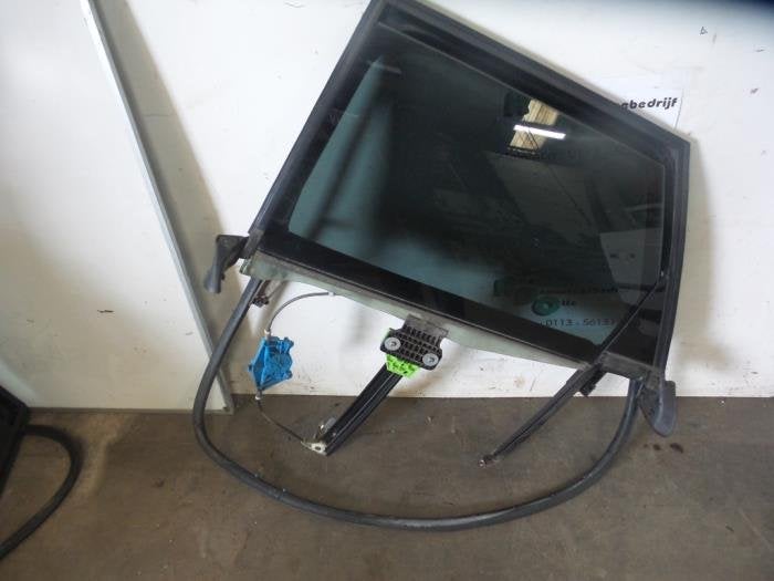 Mécanique vitre 4portes arrière gauche d'un Audi A4 (A4 01, -, Audi, Utilisé, -