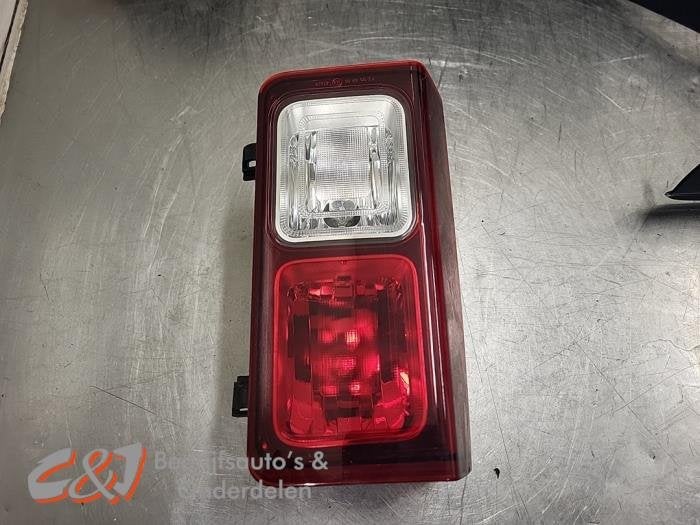 Achteruitrijlicht rechts van een Renault Trafic, Auto-onderdelen, Gebruikt, -, Renault, -