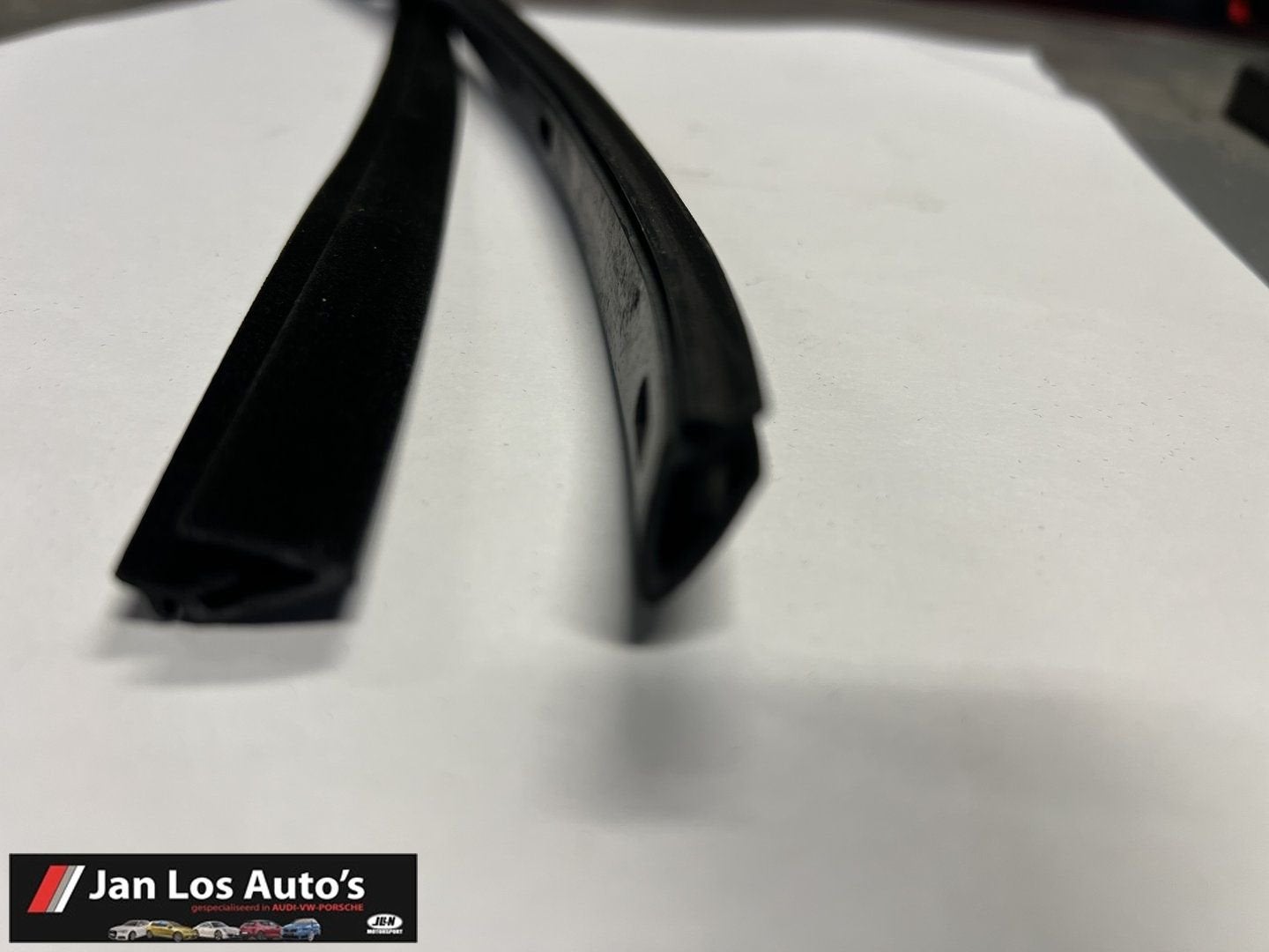Audi Coupe B2 typ 85 raamlikker schachtrubber portierruit, Autos : Pièces & Accessoires, -, Origine de la pièce connue, Audi, Utilisé