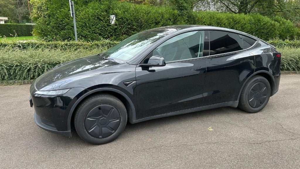 Tesla Model Y 2026, Autos, Achat, Phares entièrement LED, Noir, 5 portes