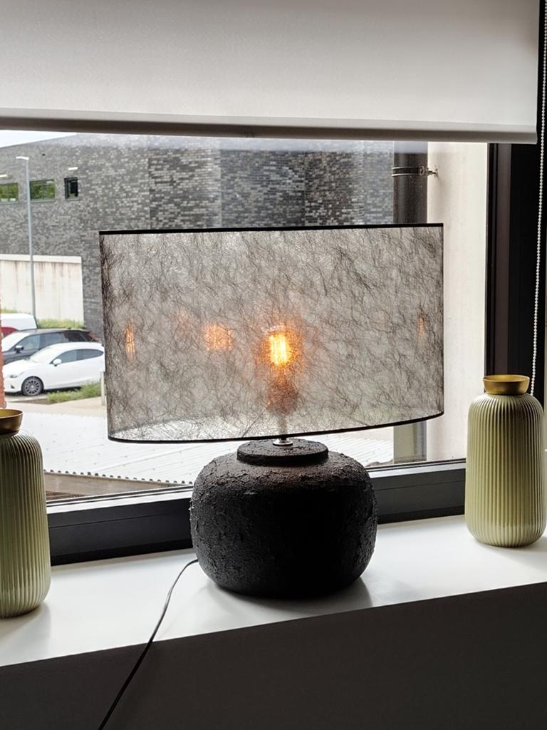 2 st. massief stenen handgemaakte tafellampen incl kappen, Huis en Inrichting, Lampen | Tafellampen, Ophalen