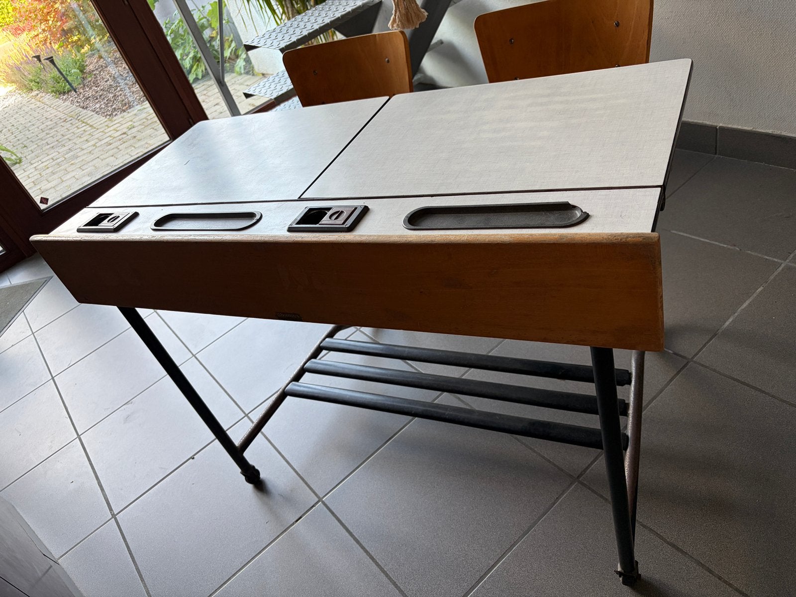 Leuk vintage schoolbankje/kinderbureau, Ophalen, Gebruikt, 48 cm, Hout