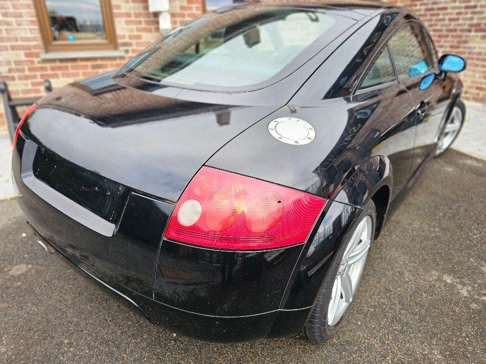 AUDI TT 1.8 TURBO 180 PK — EEN TOEKOMSTIGE VOOROUDER, TT, Zwart, Zwart, Leder