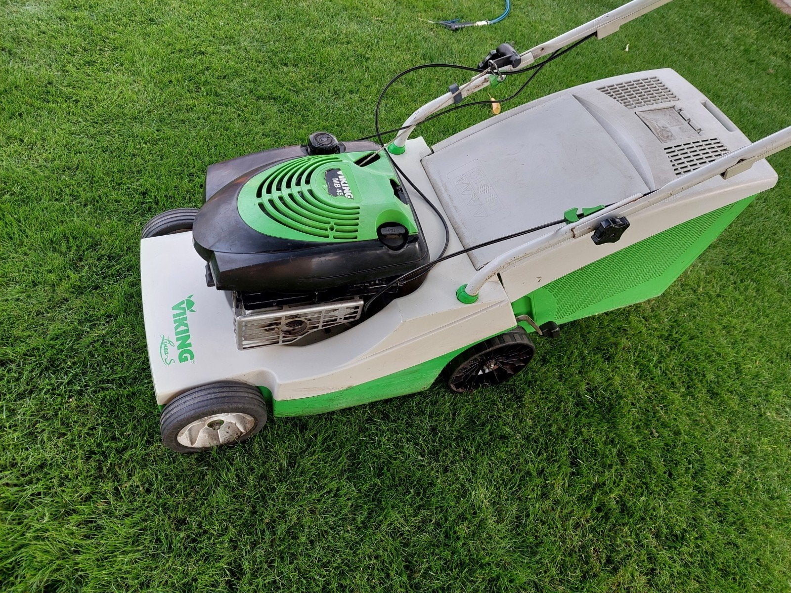 viking grasmaaier zelftrekker 6pk brigs en stratton, Tuin en Terras, Grasmaaiers, Ophalen
