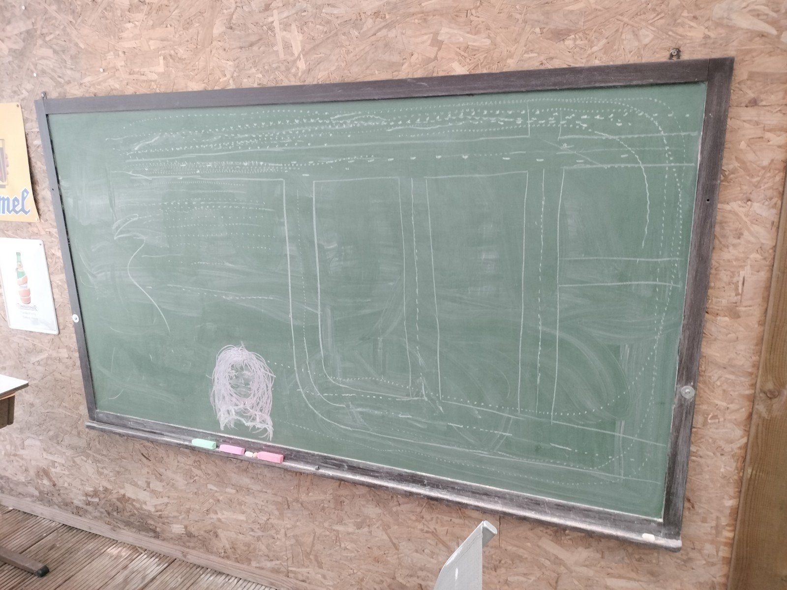oud krijtbord en schoolbankje, Enlèvement, Tableau noir