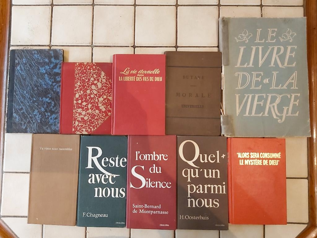 lot 10 livres religieux, Antiquités & Art, Antiquités | Objets religieux, Enlèvement ou Envoi