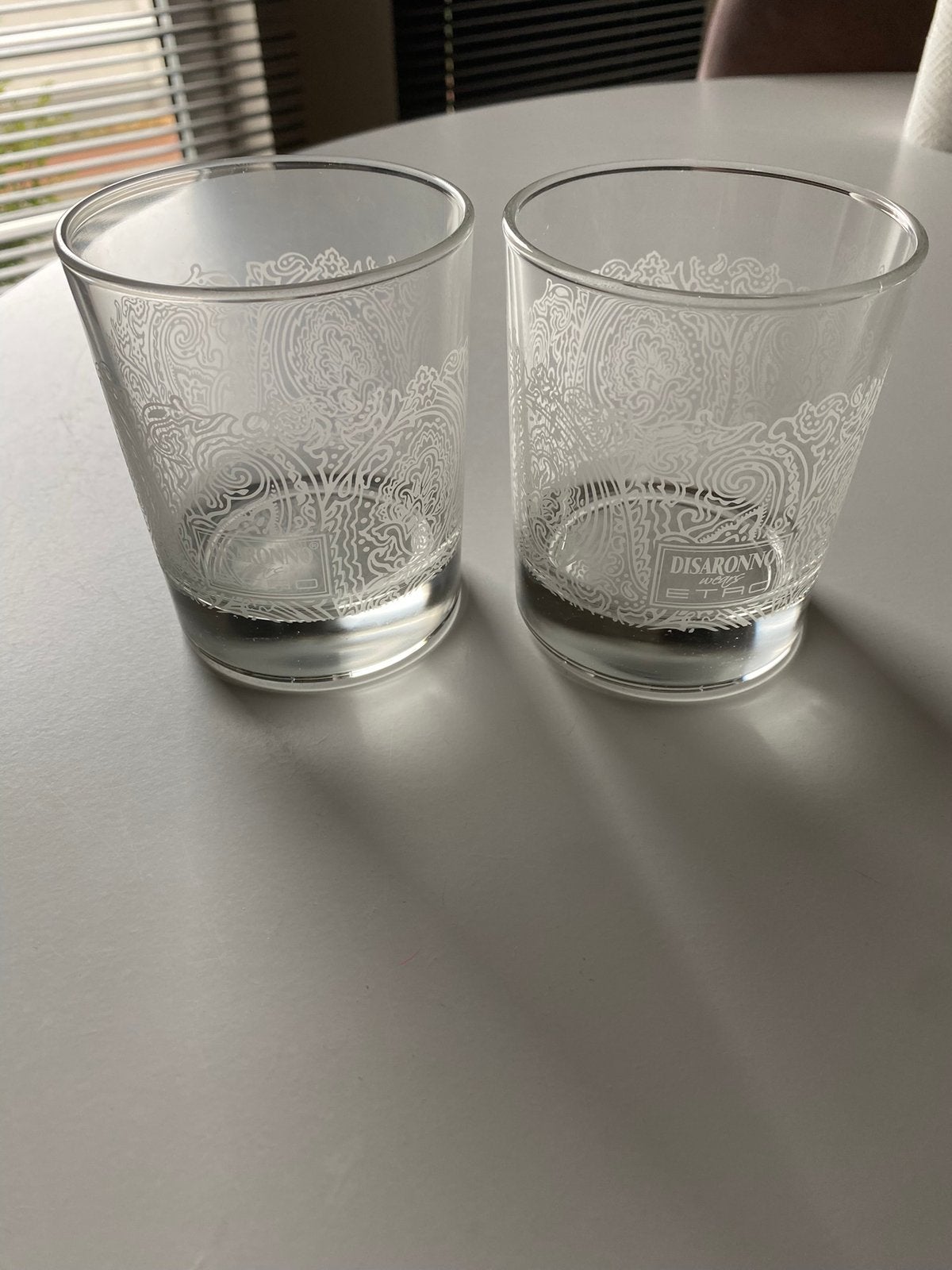 Disaronno glazen, Enlèvement, Comme neuf