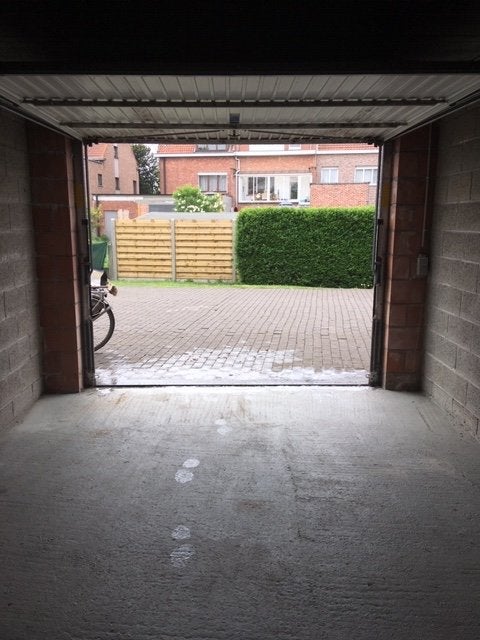 Hemiksem garage te  huur in Bredestraat, Provincie Antwerpen