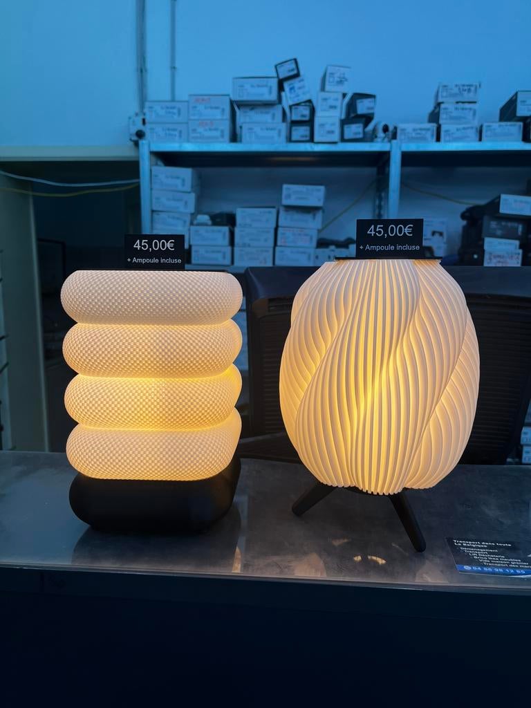 Lampe de chevet design (2 modèles disponibles), Enlèvement, Neuf, Autres matériaux, Moins de 50 cm