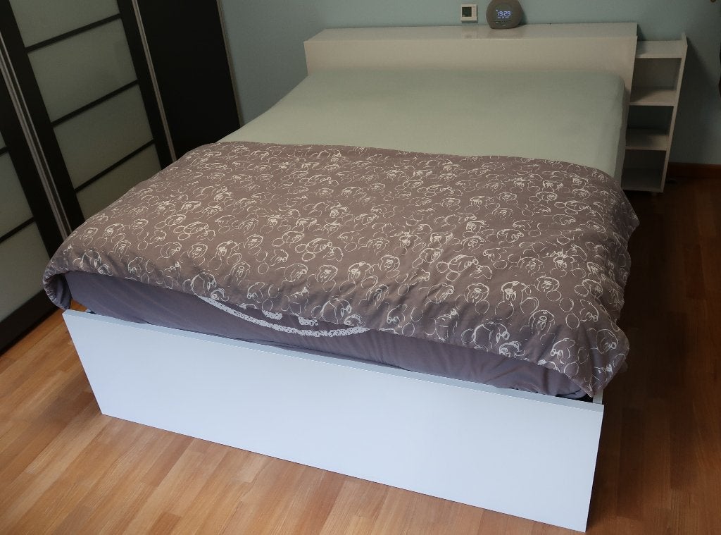 Bed 160 met ingebouwde nachtkastjes in hoofdeinde., Huis en Inrichting, Slaapkamer | Bedden, Ophalen, Gebruikt, Wit, Tweepersoons