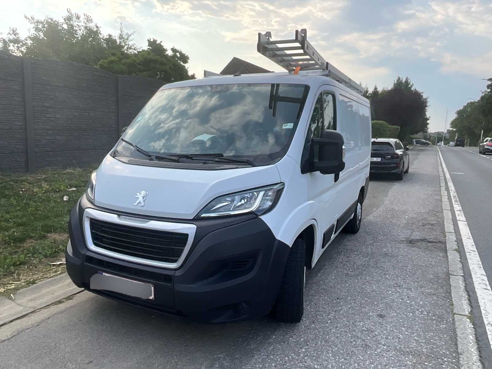 2021 Peugeot Boxer 2 BlueHDi 140 L2H1 Auto, Auto's, Peugeot, Gebruikt, Bedrijf, Diesel, Overige carrosserie