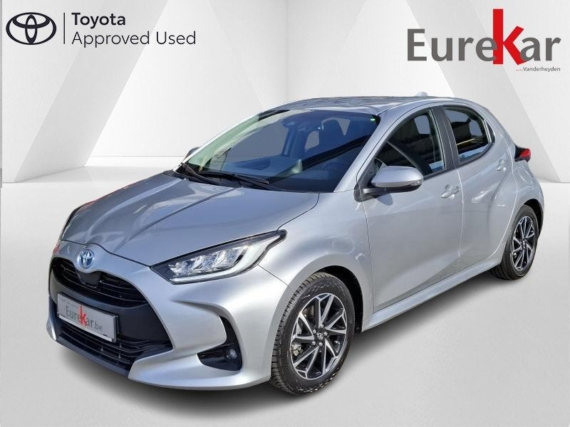 Toyota Yaris ICONIC, Automaat, https://public.car-pass.be/vhr/2b71f4e3-ff5b-4af3-921a-2d100ee775ce, Parkeersensor, 1490 cc