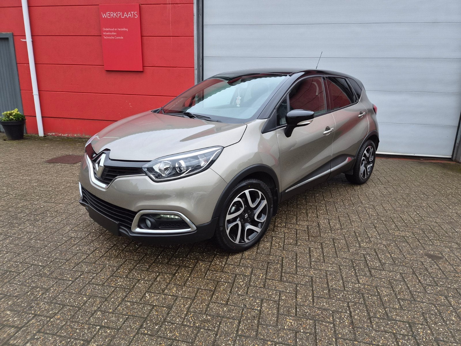 Renault Captur automaat - 65.000km, Autos, Euro 5, Achat, Entreprise, Noir