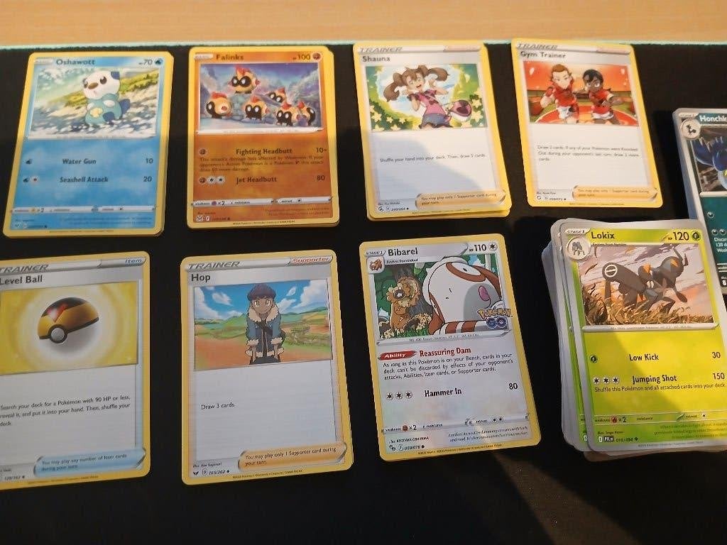 lot 130 Pokémon kaarten, Enlèvement, Comme neuf, Plusieurs cartes