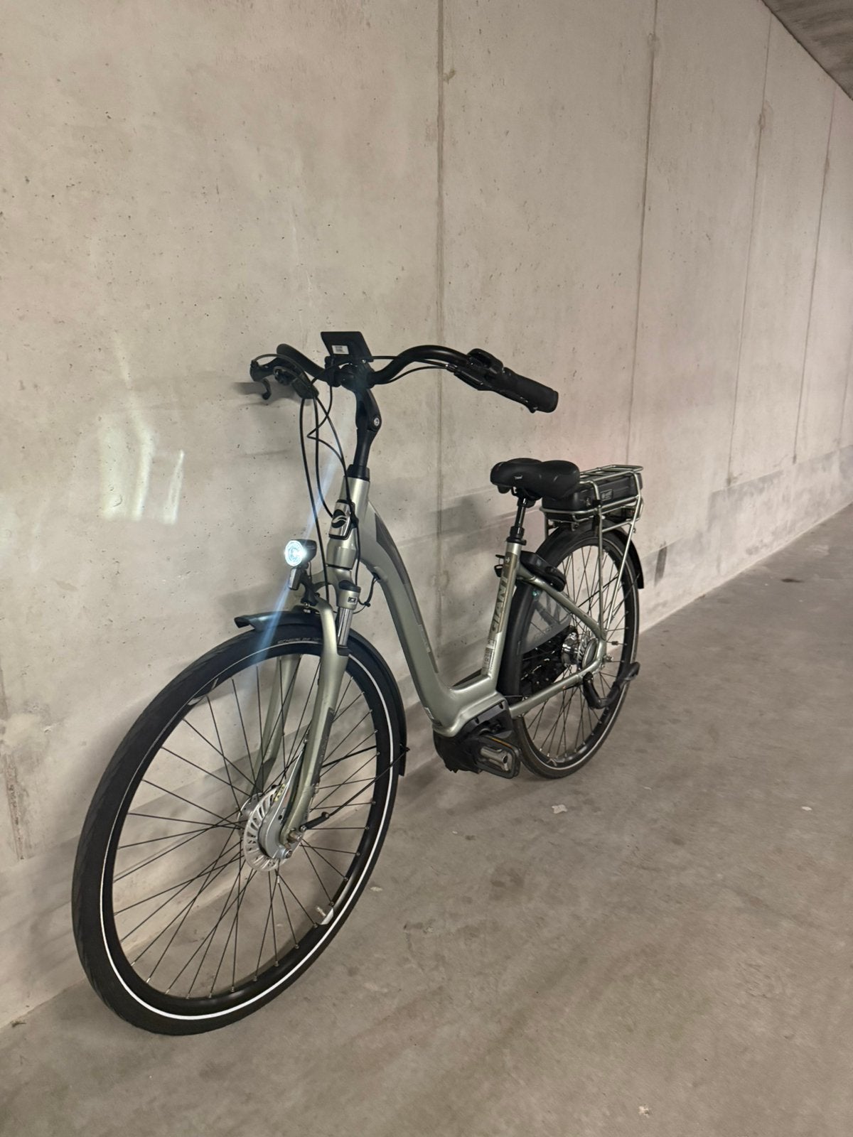 GIANT E-BIKE (MIDDENMOTOR), Ophalen, Giant, Zo goed als nieuw, Minder dan 47 cm