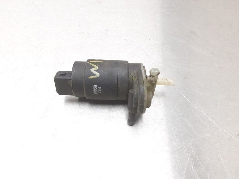 LAVE-GLACE POMPE AVANT Nissan Micra (K12) (01-2003/06-2010), Dhr. M. Roggen, Stadsweg 37 37
9917 PV  WIRDUM GR., NL, Nissan, Utilisé