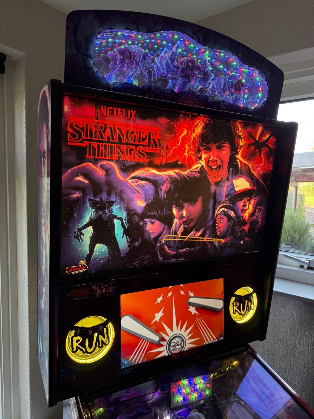 Stranger Things Flipperkast Stern, Verzamelen, Ophalen, Stern, Overige soorten, Zo goed als nieuw