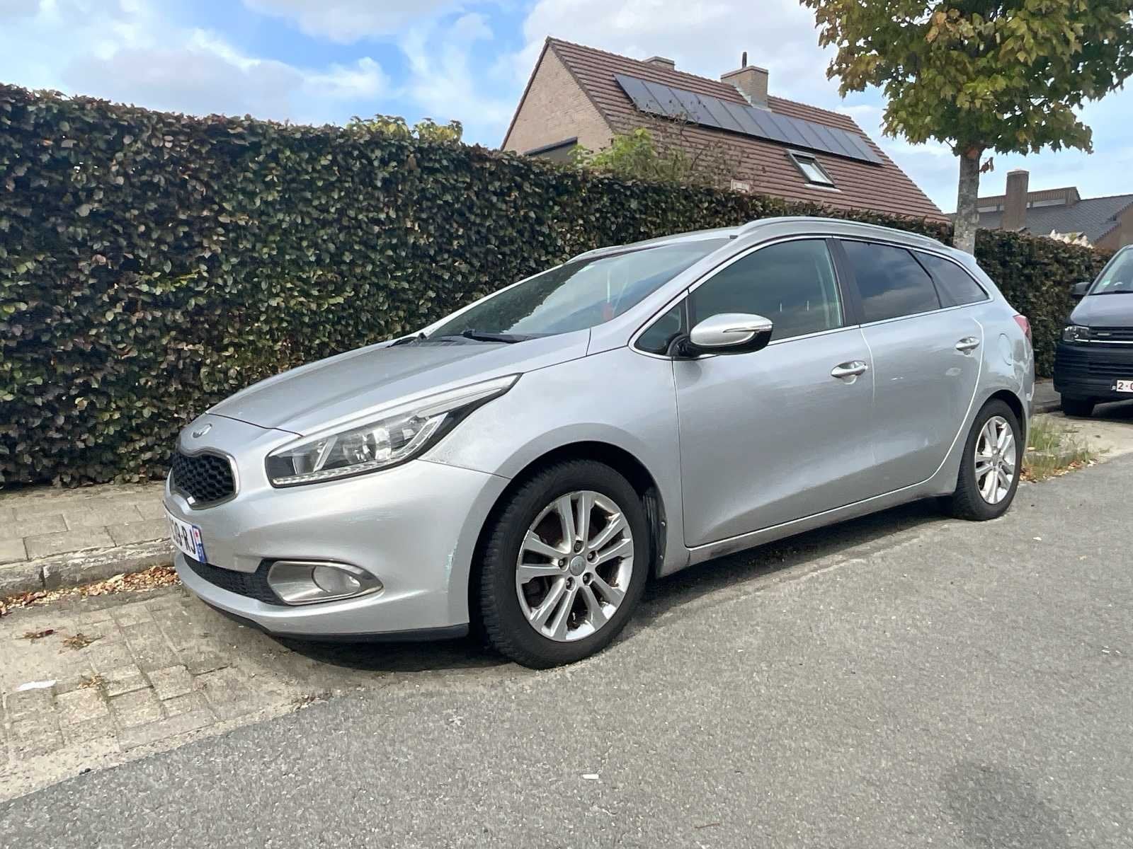 2013 KIA CEE’D - Voiture, Autos, Achat, Entreprise, Autres carburants, Autre carrosserie