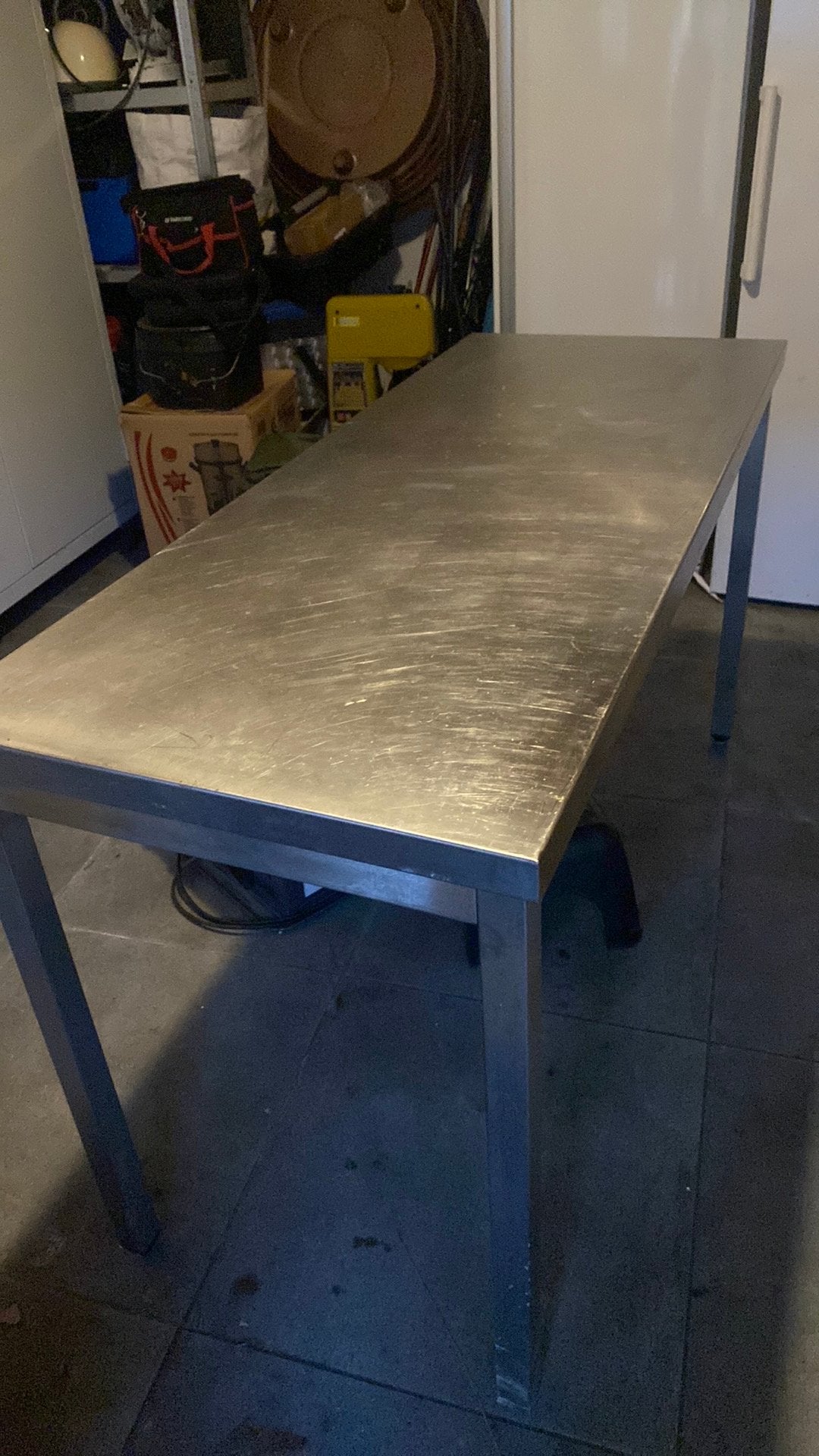 inox tafel, Ophalen