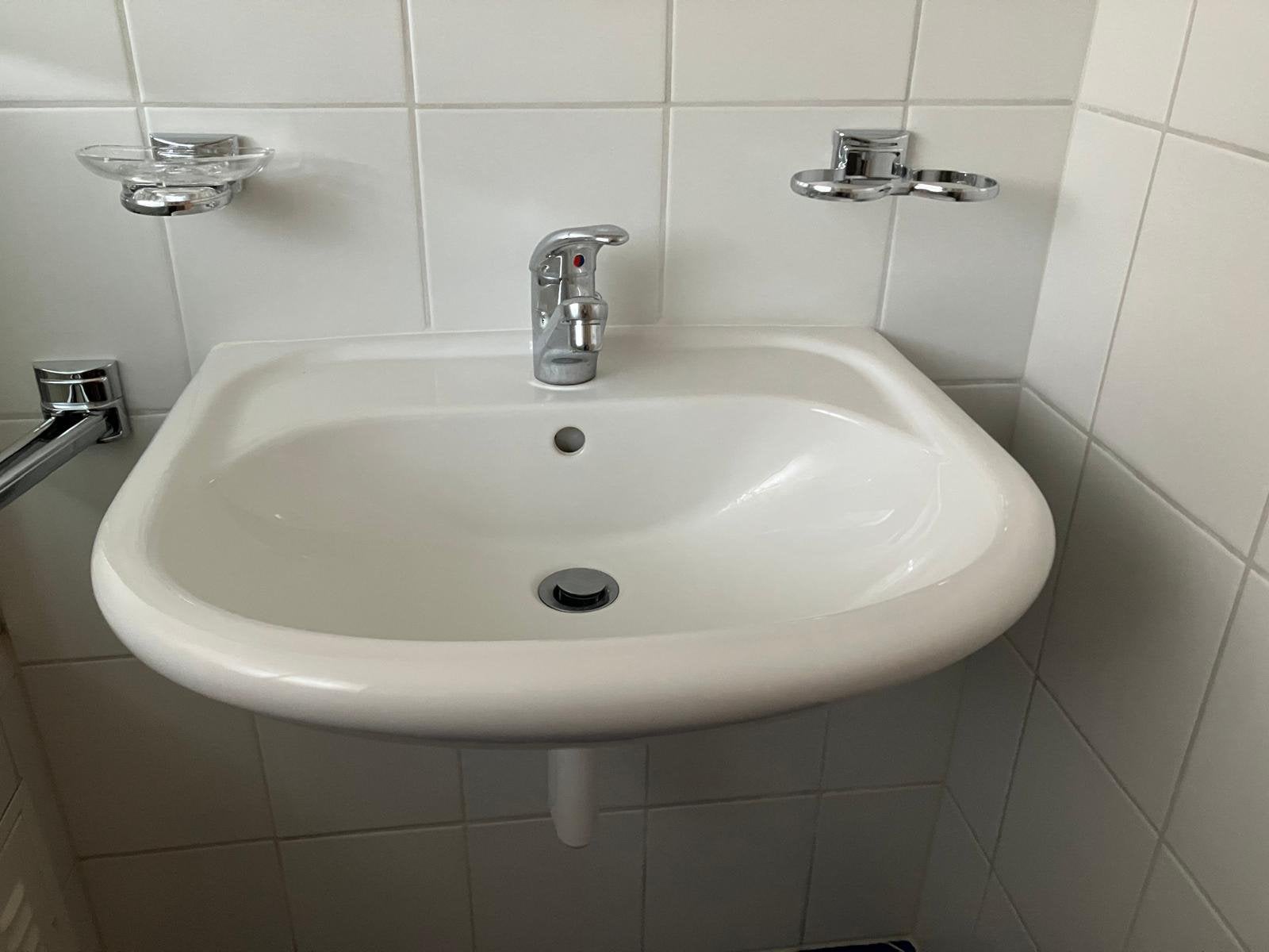 Lavabo en céramique et robinet mitigeur, Enlèvement, Comme neuf