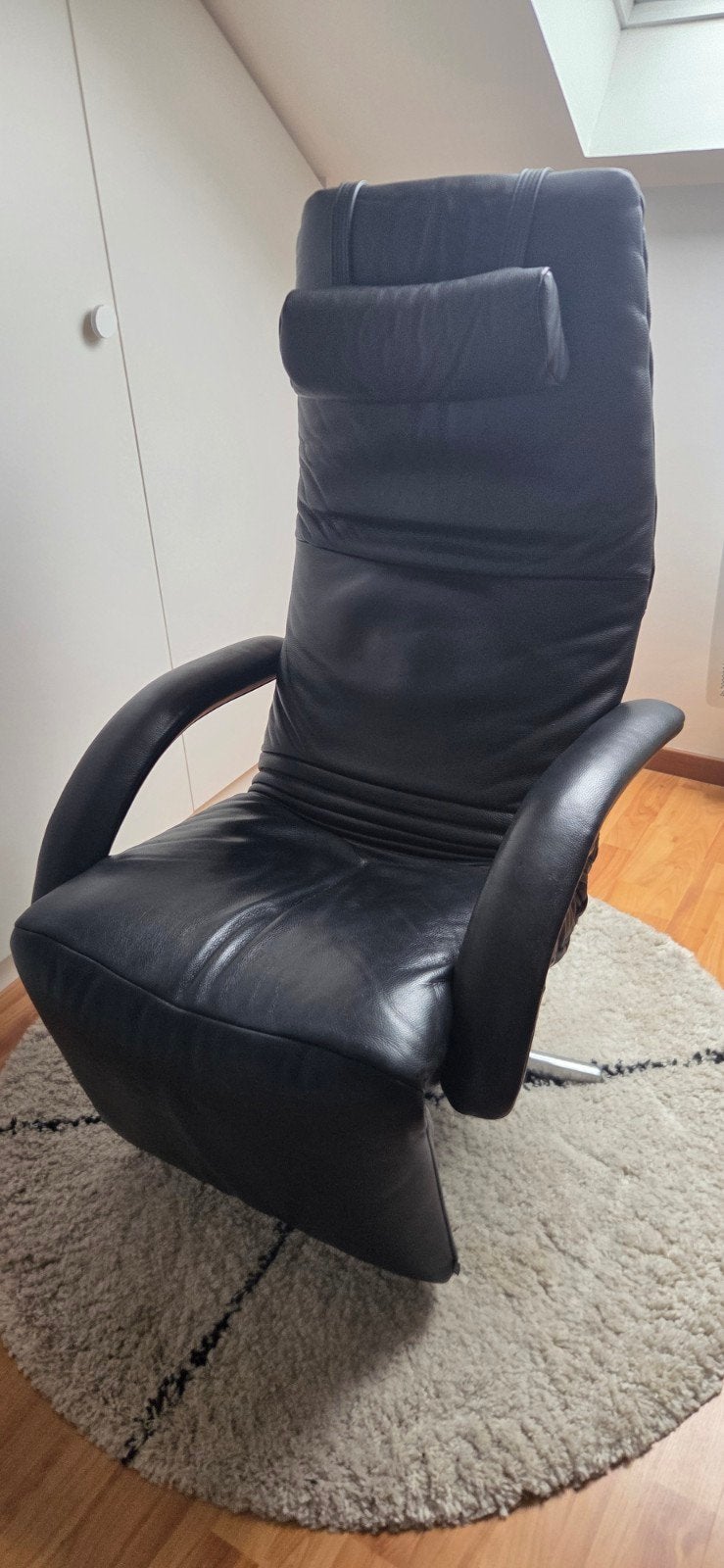 Fauteuil relax JORI Yoga  - Cuir noir pivotant, Enlèvement, Utilisé, Cuir