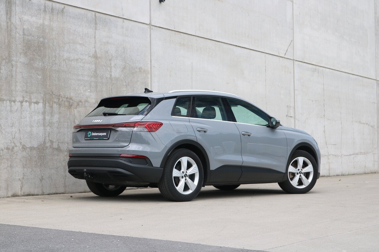 Audi Q4 e-tron 40 WARMTEPOMP TREKHAAK APP SONOS, Zwart, 0 kg, SUV of Terreinwagen, Zilver of Grijs