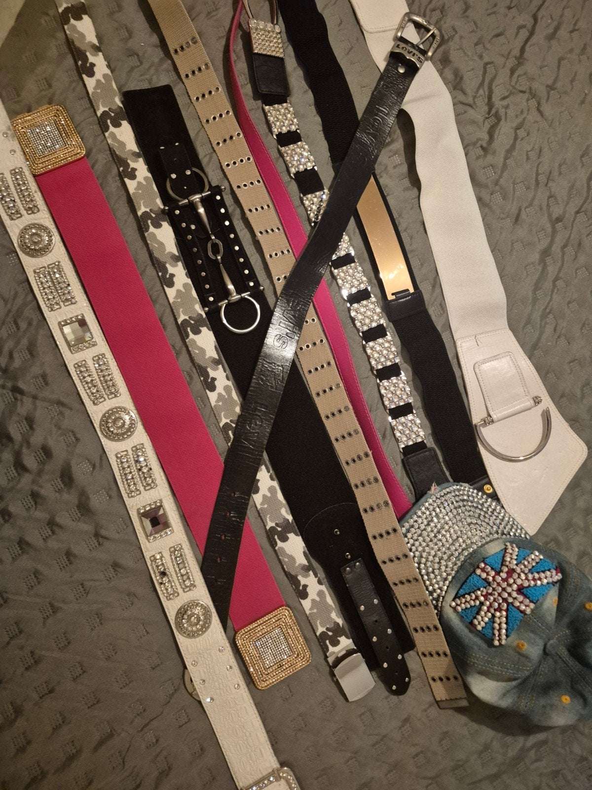 Lot diverse dames riemen + pet, Kleding | Dames, Ophalen