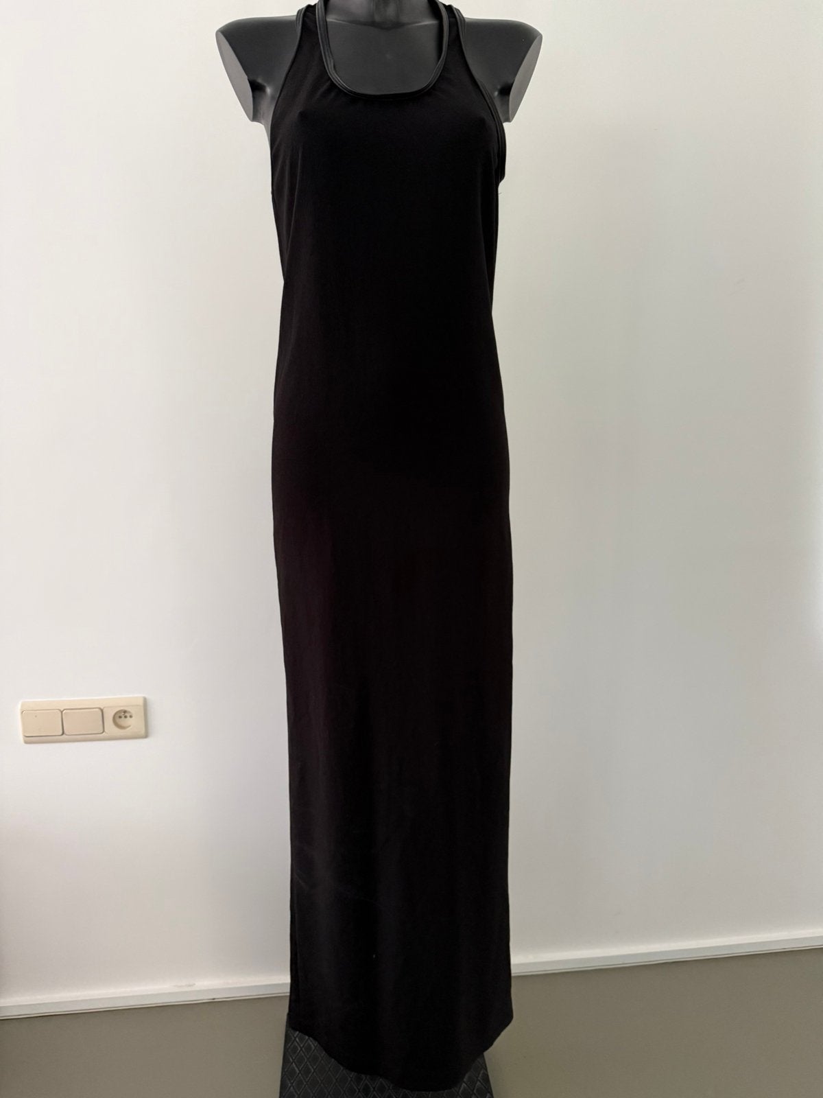 Ongedragen lange zwarte Iro jurk, racer back en split, mt 36, Verzenden, Zwart, Nieuw, Maat 36 (S)