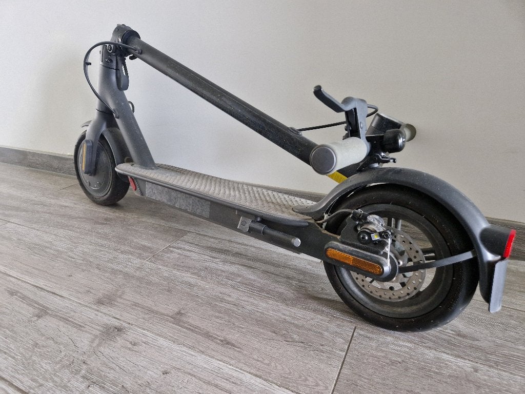 Xiaomi Mi Electric Scooter Essential – met lader, Enlèvement, Utilisé, Step électrique (E-scooter), Xiaomi Mi