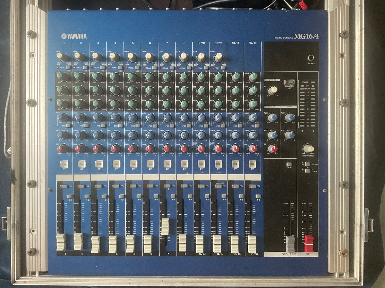 Table son Yamaha MG16/4 16 entrées, Musique & Instruments, Tables de mixage, Enlèvement, Utilisé, 10 à 20 canaux, Entrée micro