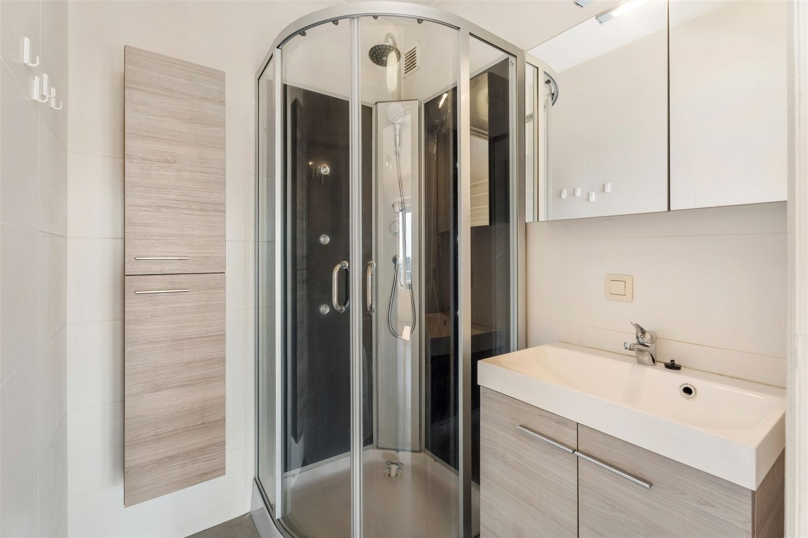 Badkamer, Huis en Inrichting, Ophalen, Zo goed als nieuw, Met douche
