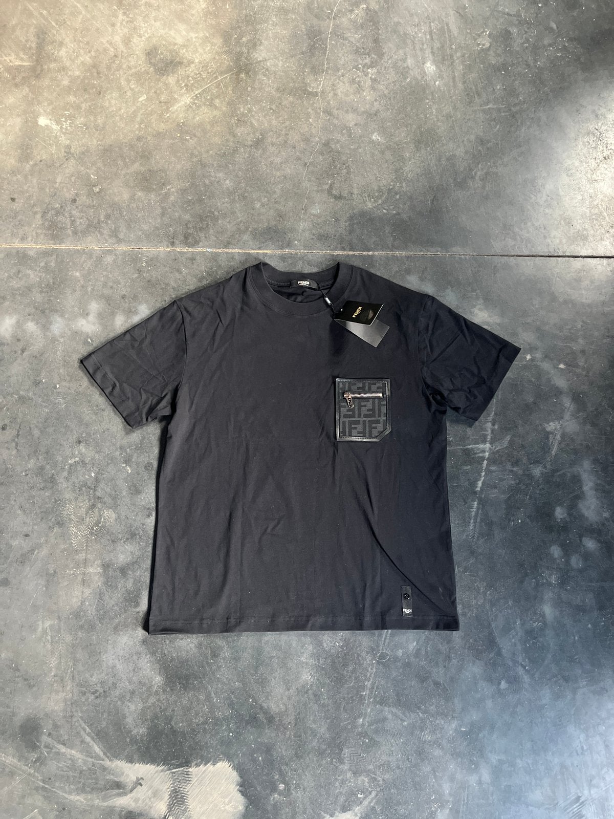 T-shirt Fendi FF avec poche à logo Fendi, noir, Enlèvement ou Envoi, Neuf, Taille 48/50 (M), Noir