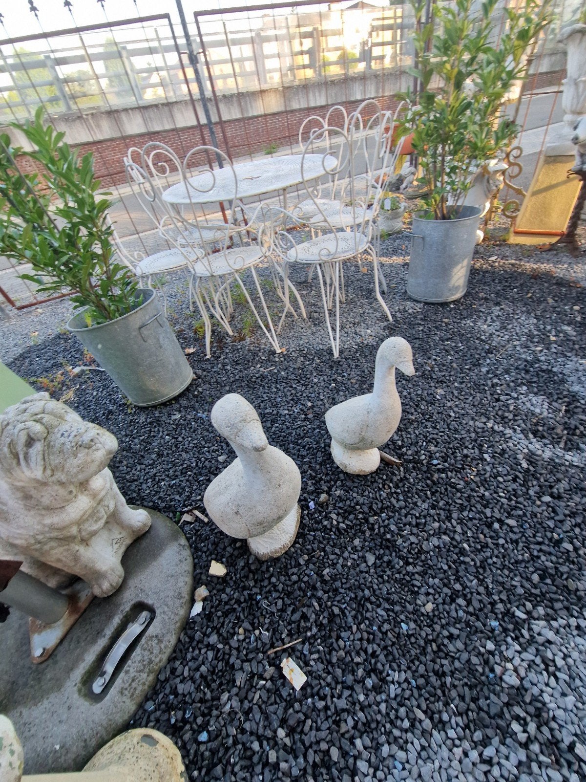 2 morceaux d'oies en ciment de 50 cm/60 cm = 40 €/45 €, Enlèvement