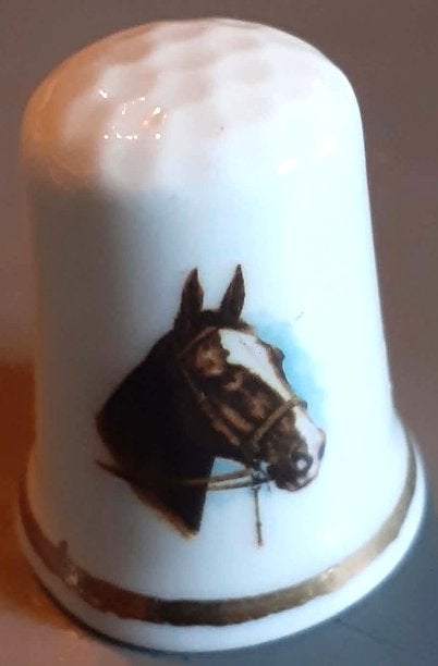 des a coudre de collection tete de cheval (brun 7), Enlèvement ou Envoi, Comme neuf, Porcelaine