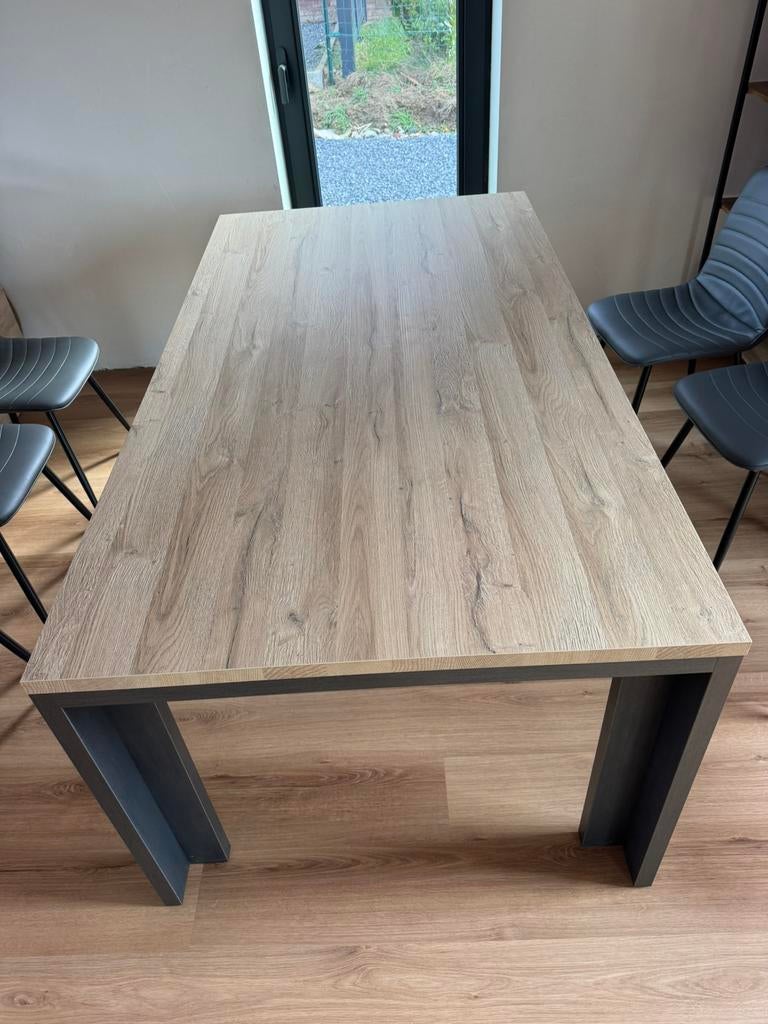 Table de salle à manger prix négociable, Enlèvement