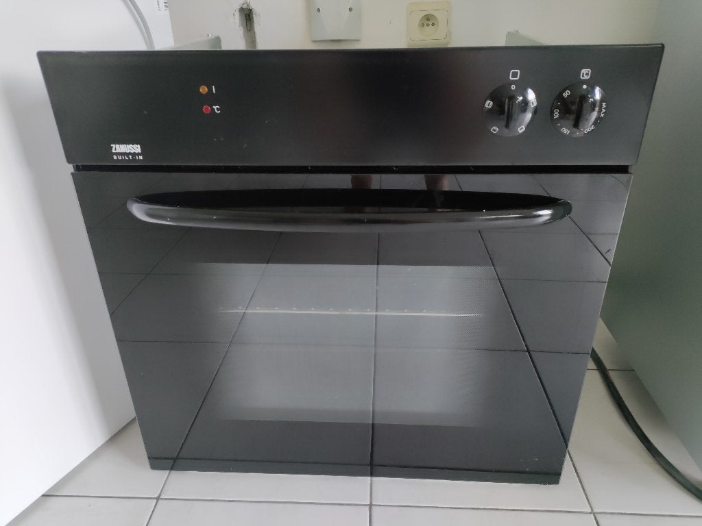 Oven Zanussi, Enlèvement, Utilisé, Air chaud, 45 à 60 cm