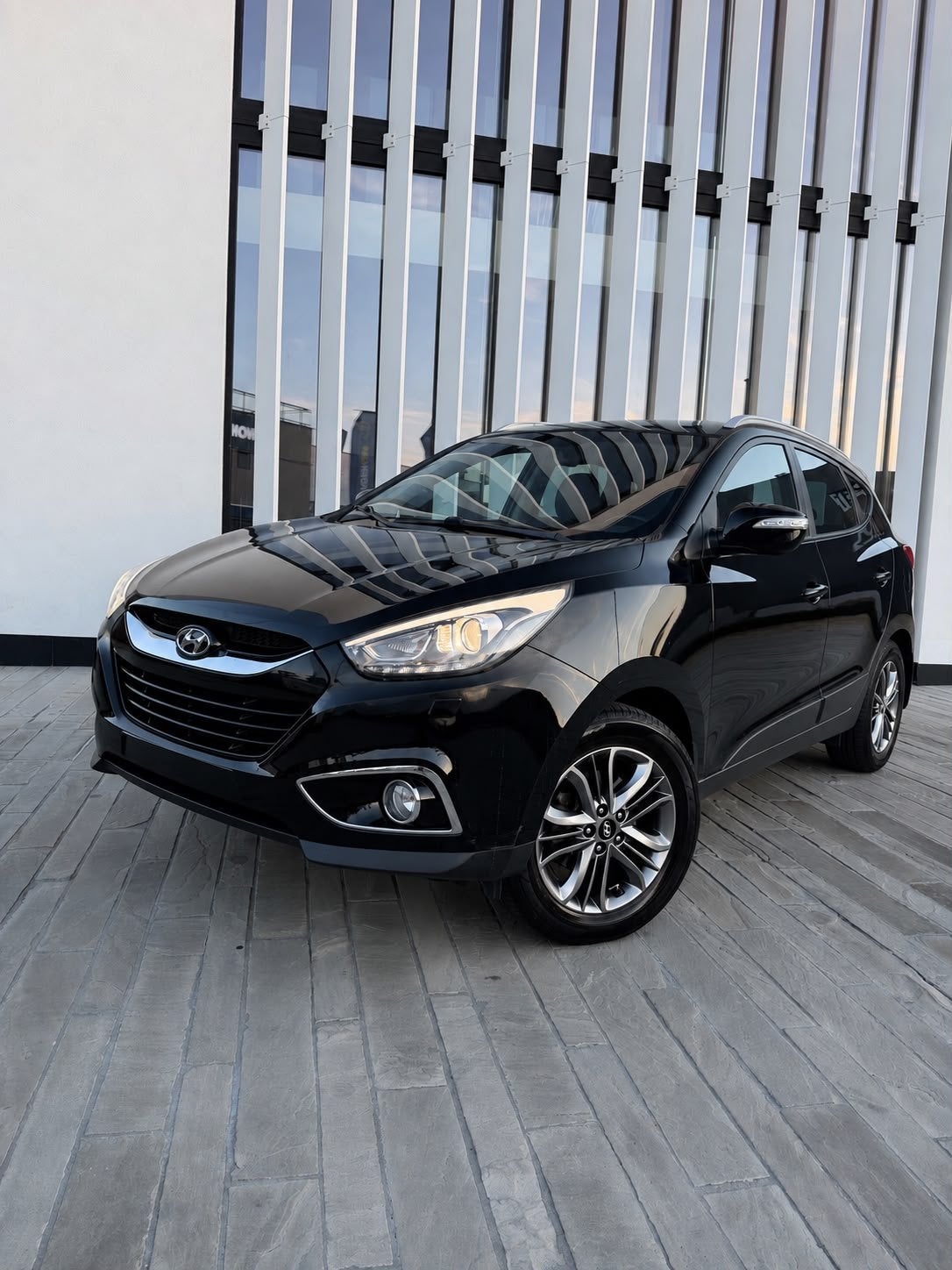 Hyundai ix35 1.6 benzine 91000 km gekeurd garantie 8950€, Auto's, Voorwielaandrijving, Zwart, 4 cilinders, Parkeersensor