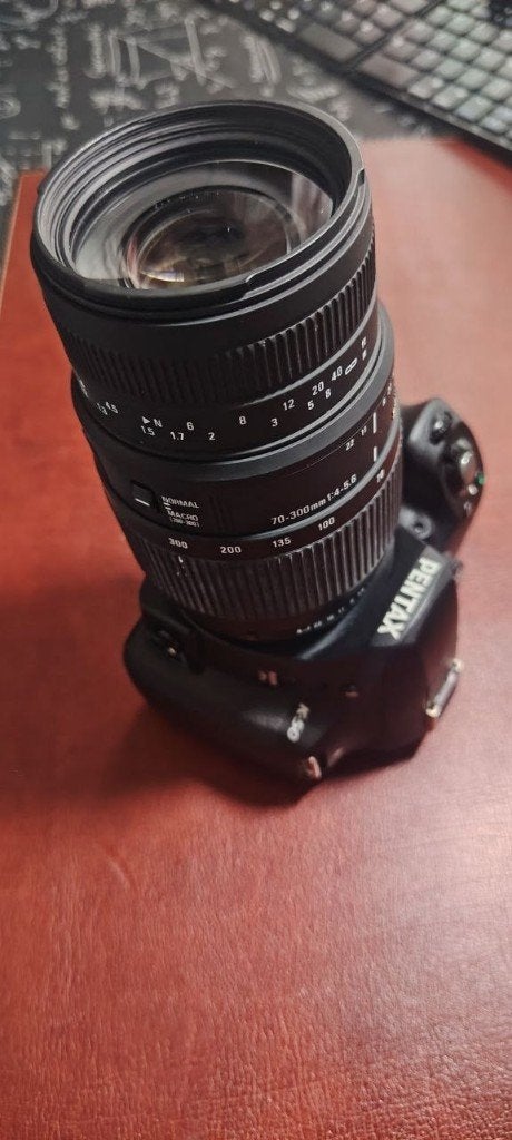 Pentax K-50 DSLR met zoomlens en accessoires., Elektronische apparatuur, Overige elektronische apparatuur, Ophalen, Gebruikt