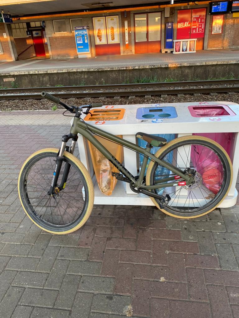 Dirt jumper (ns bikes), Ophalen, Zo goed als nieuw
