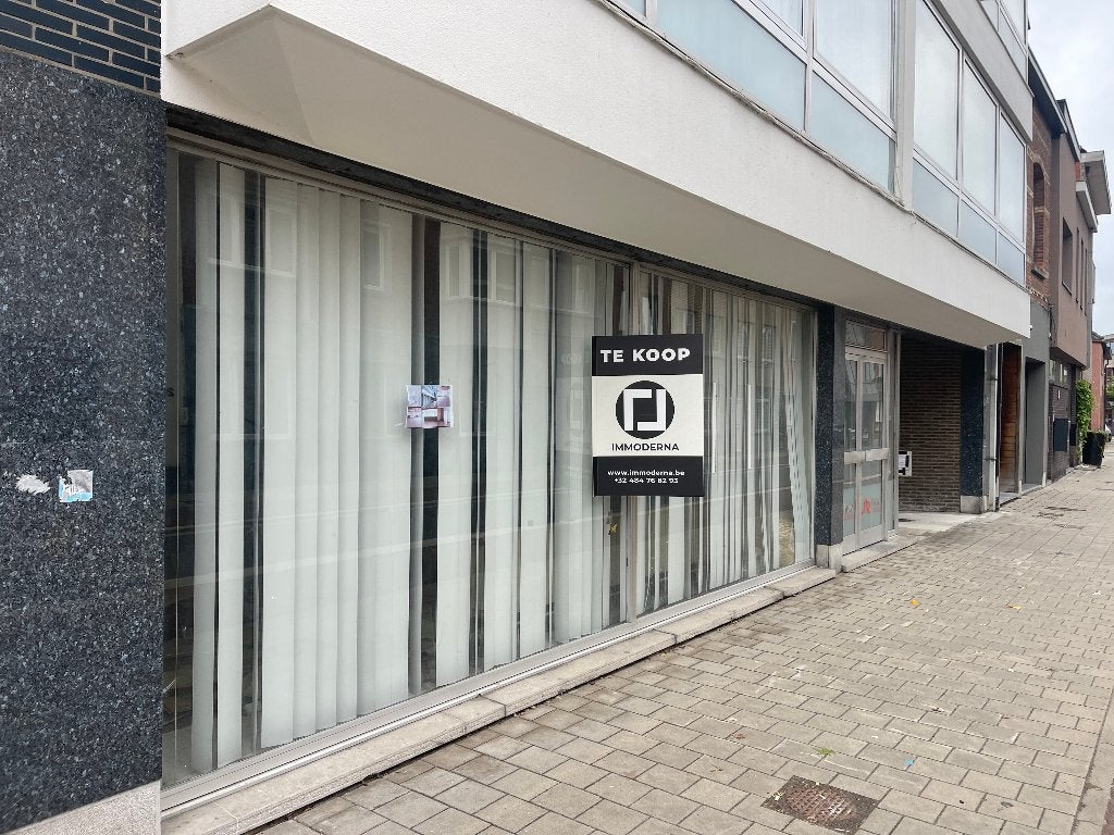 Appartement + winkel in Sint niklaas te koop, Immo, Provincie Oost-Vlaanderen, Tot 200 m², 152 m², 1 kamers