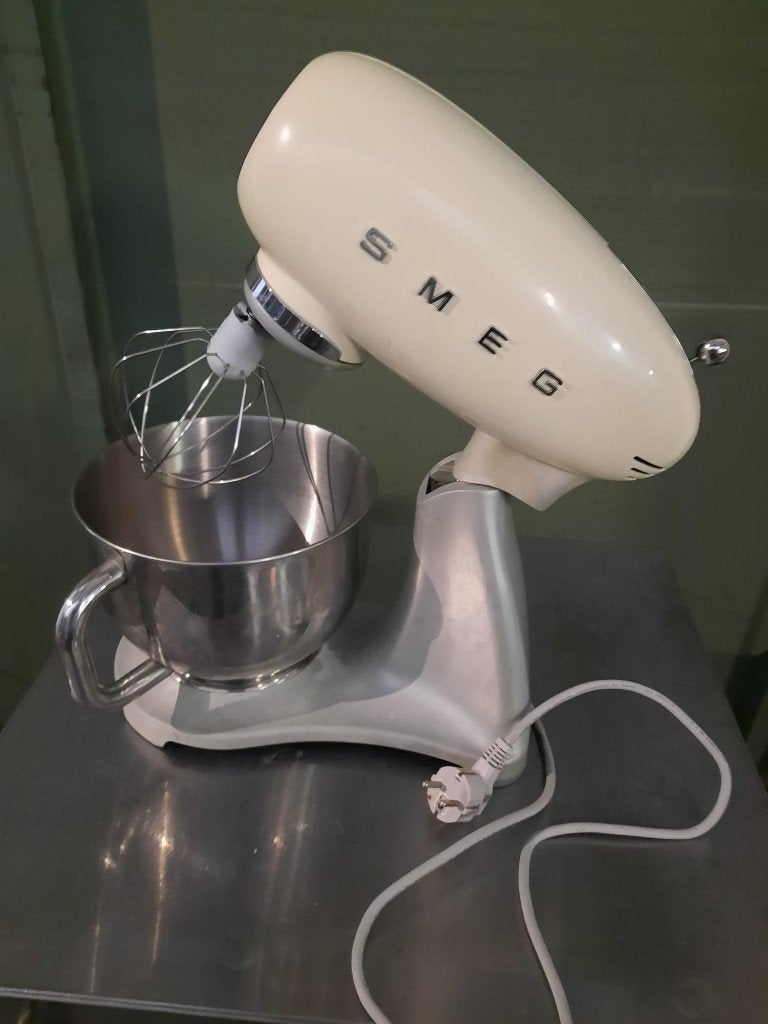 Smeg keukenmachine, Elektronische apparatuur, 3 tot 4 liter, Ophalen, Gebruikt